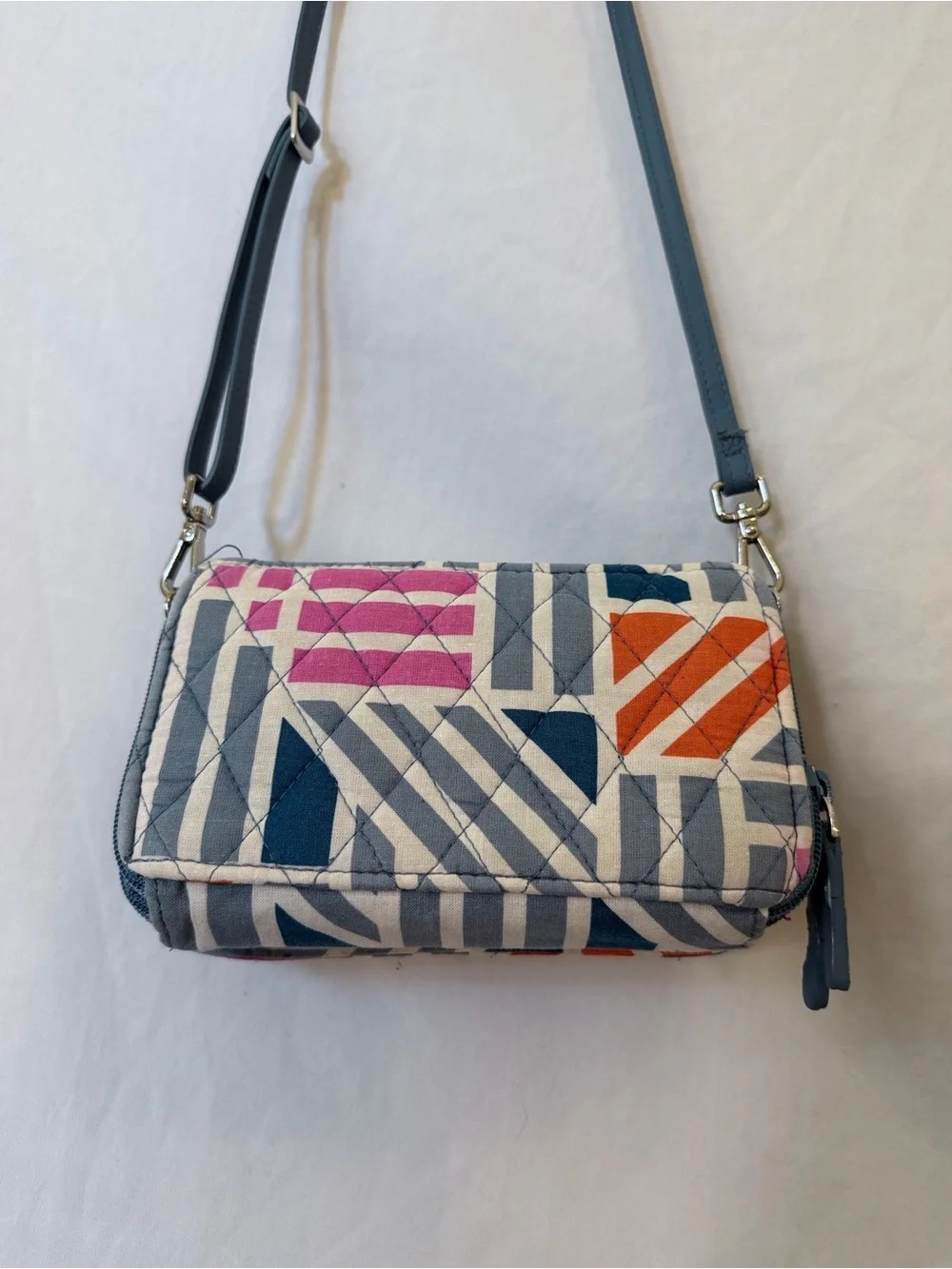 Vera Bradley RFID Wallet Crossbody Blue 90s style Geometric Quilted Purse